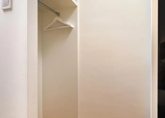 Happy People 1-bd - White By Flat Mаnager