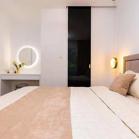 Happy People 1-bd - White By Flat Mаnager Апартаменты *