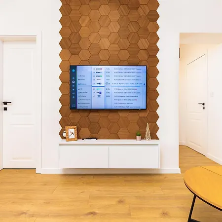 Happy People 1-bd - White By Flat Mаnager *