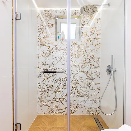 Happy People 1-bd - White By Flat Mаnager * Пловдив